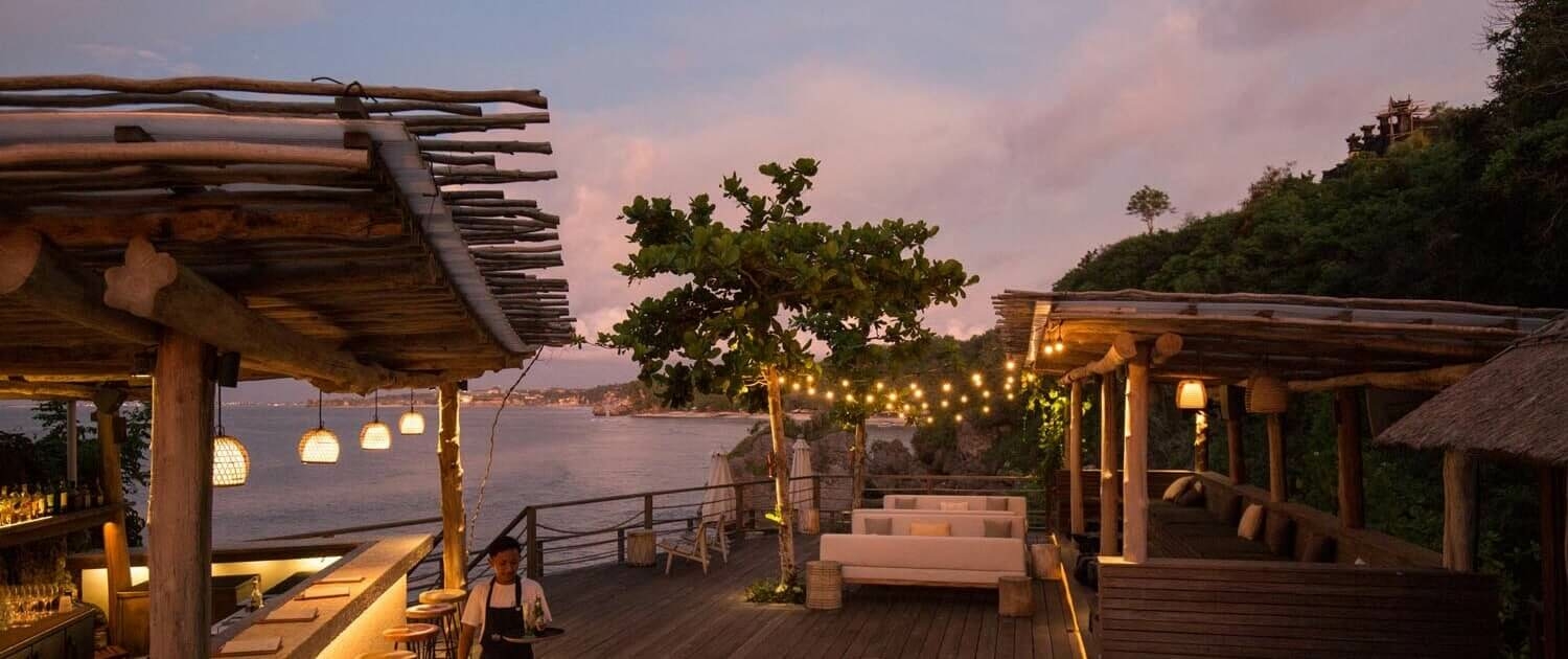 ULU-CLIFFHOUSE-Deck-18-of-19-IMG_2295-1500x630-1